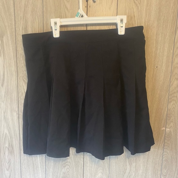 Divided Dresses & Skirts - Divided H&M Tennis Skirt size 10
